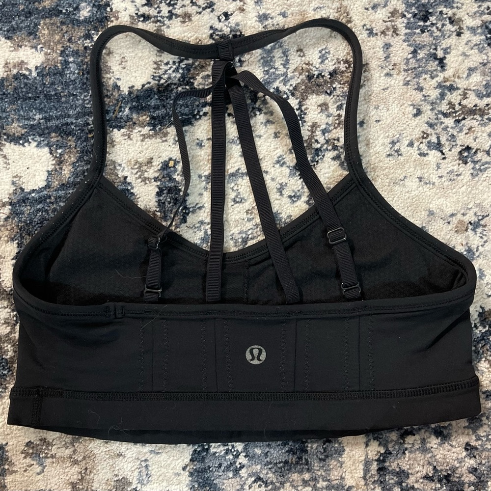 Lululemon sports bra size 4